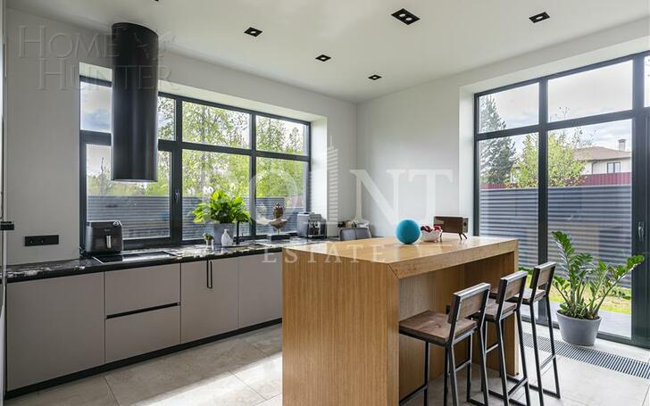 2-этажный коттедж 450 м² с отделкой
