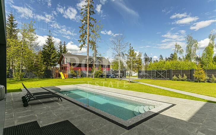 2-этажный коттедж 450 м² с отделкой