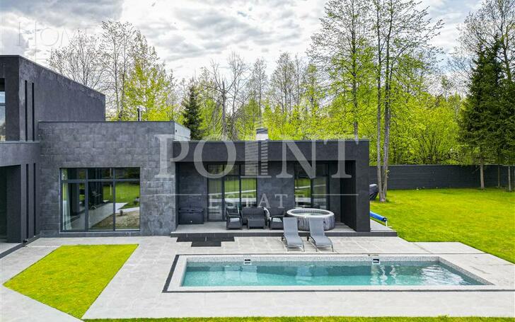 2-этажный коттедж 450 м² с отделкой