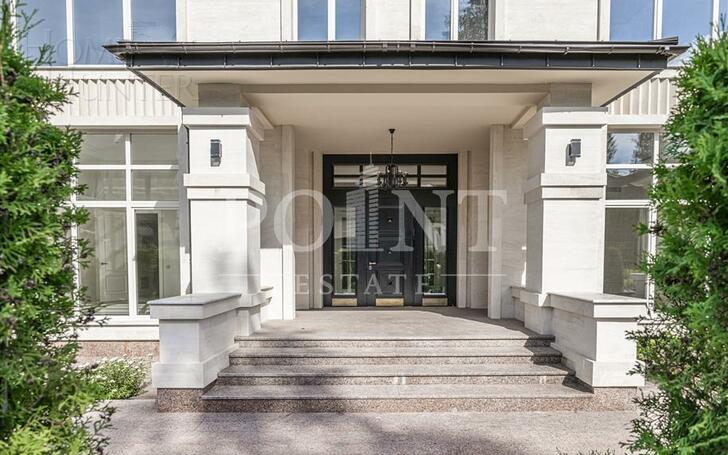 2-этажный коттедж 700 м² с отделкой