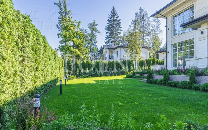 2-этажный коттедж 700 м² с отделкой