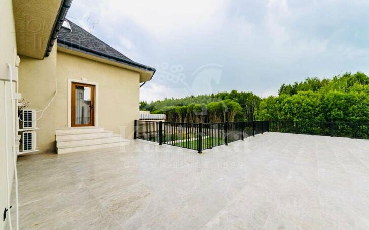 2-этажный коттедж 1 120.4 м² с отделкой