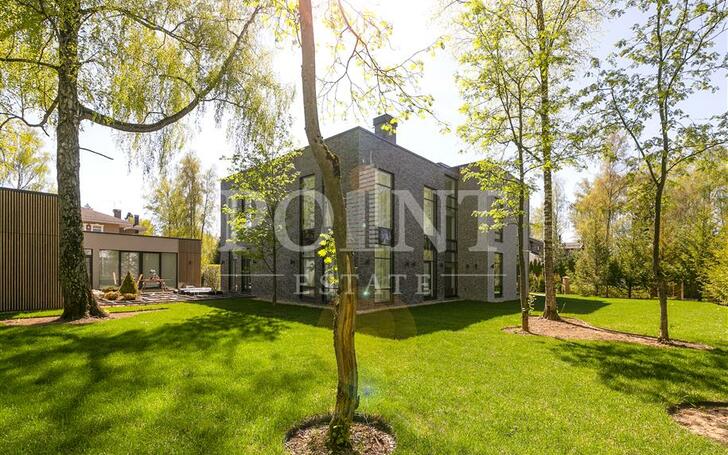 2-этажный коттедж 700 м² с отделкой