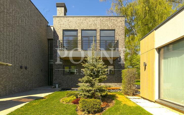 2-этажный коттедж 700 м² с отделкой
