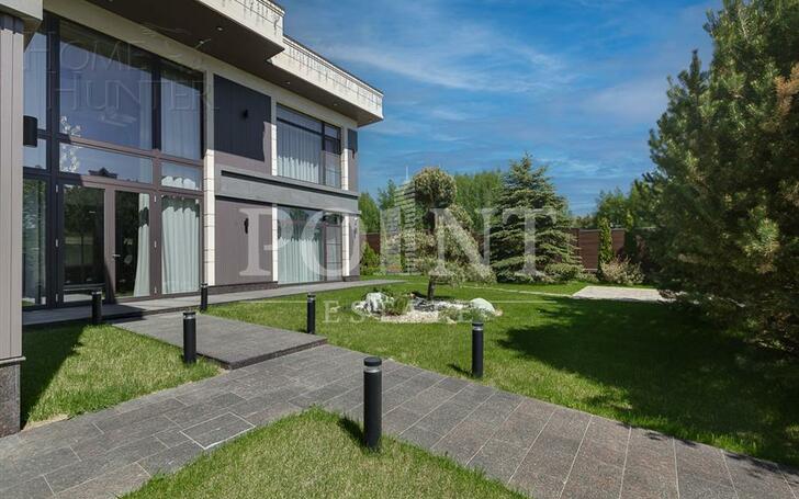 2-этажный коттедж 1 145 м² с отделкой