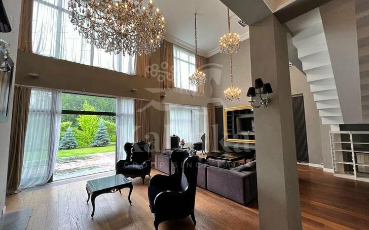 3-этажный коттедж 750 м² с отделкой