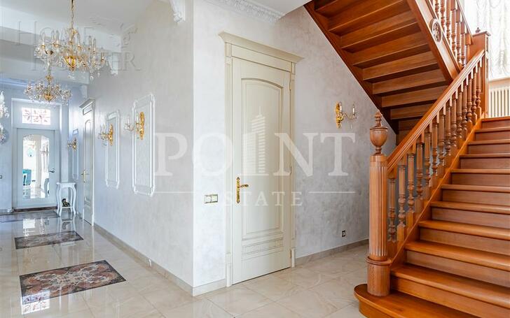 2-этажный коттедж 450 м² с отделкой