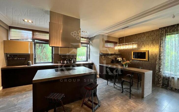 3-этажный коттедж 750 м² с отделкой