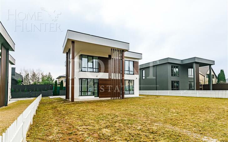 2-этажный коттедж 261.2 м² с отделкой