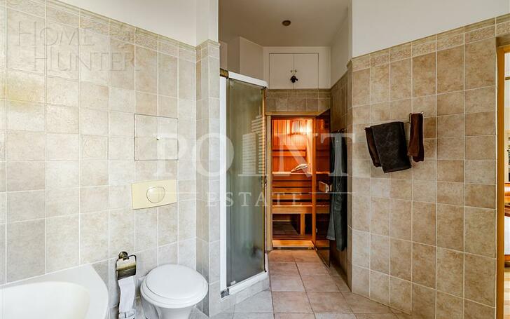 5-КОМН. КВАРТИРА С ОТДЕЛКОЙ 220.3 М² НА 2 ЭТАЖЕ
