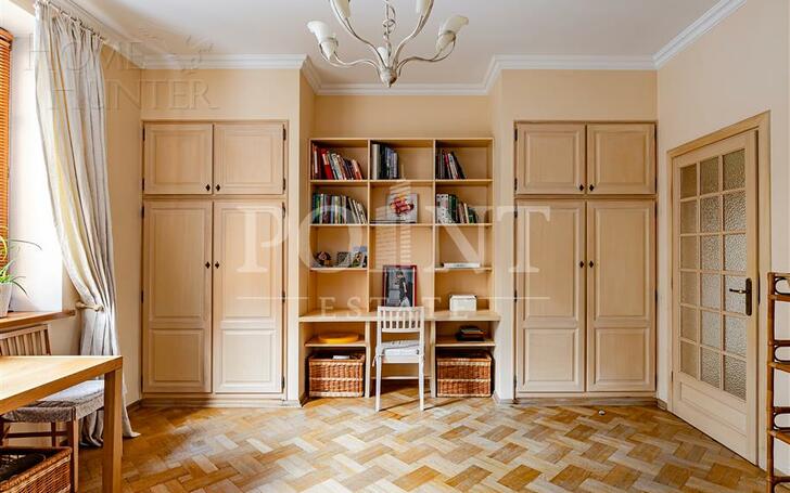 5-КОМН. КВАРТИРА С ОТДЕЛКОЙ 220.3 М² НА 2 ЭТАЖЕ