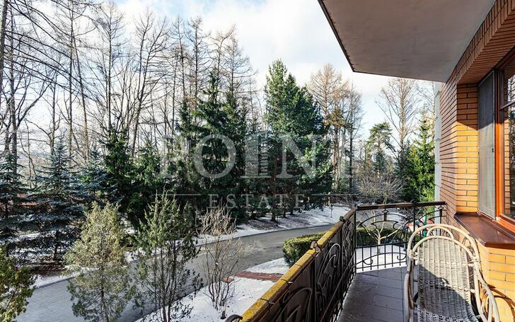 5-КОМН. КВАРТИРА С ОТДЕЛКОЙ 220.3 М² НА 2 ЭТАЖЕ