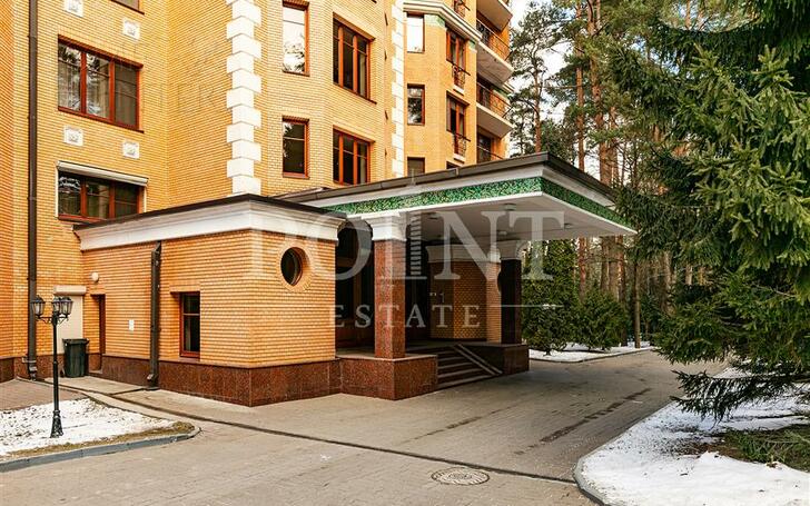 5-КОМН. КВАРТИРА С ОТДЕЛКОЙ 220.3 М² НА 2 ЭТАЖЕ
