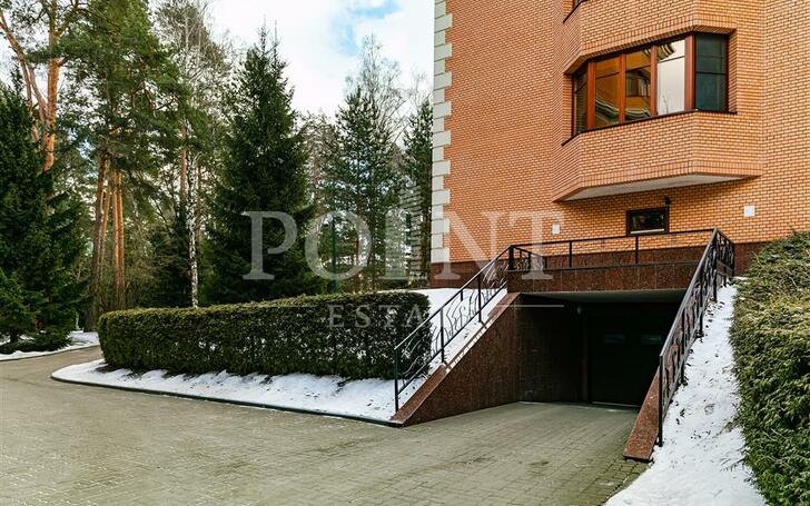 5-КОМН. КВАРТИРА С ОТДЕЛКОЙ 220.3 М² НА 2 ЭТАЖЕ