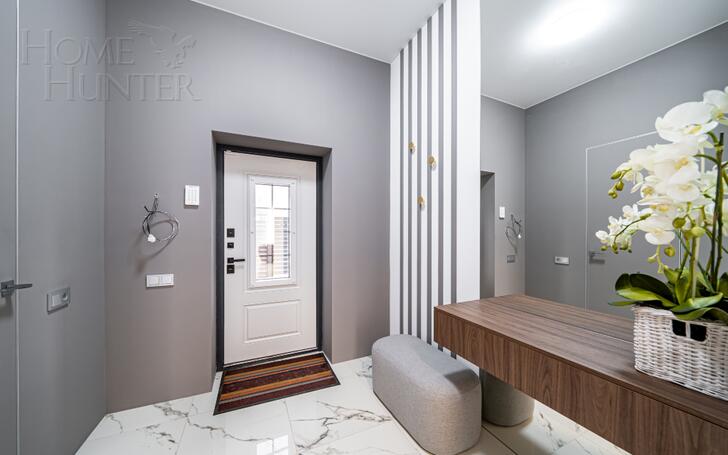2-этажный коттедж 250 м² с отделкой