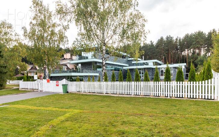 3-этажный коттедж 1 546 м² без отделки