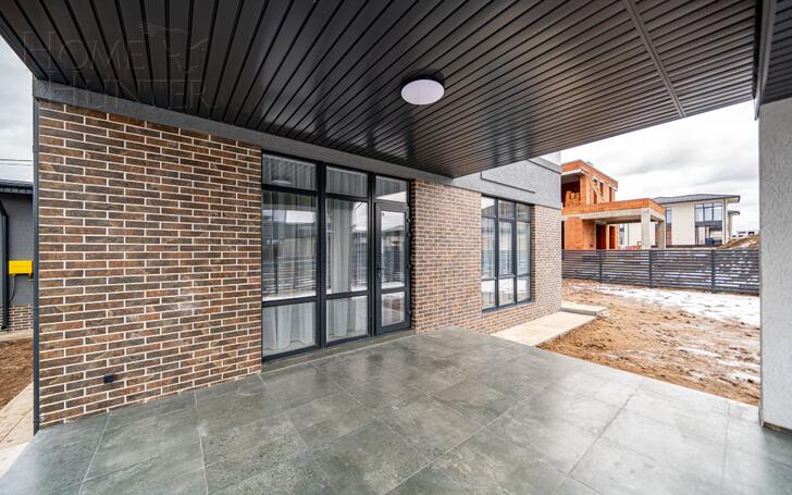 2-этажный коттедж 250 м² с отделкой