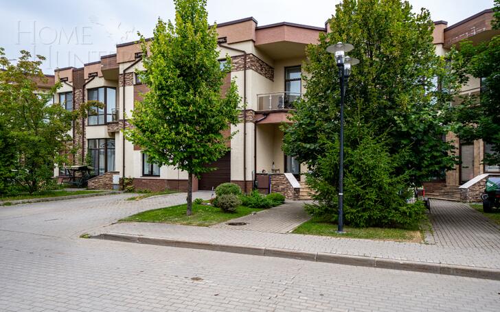 2-этажный таунхаус 200 м² с отделкой