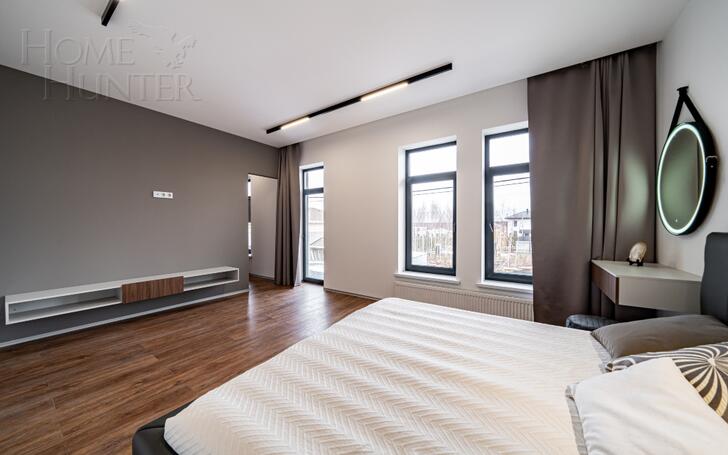 2-этажный коттедж 250 м² с отделкой