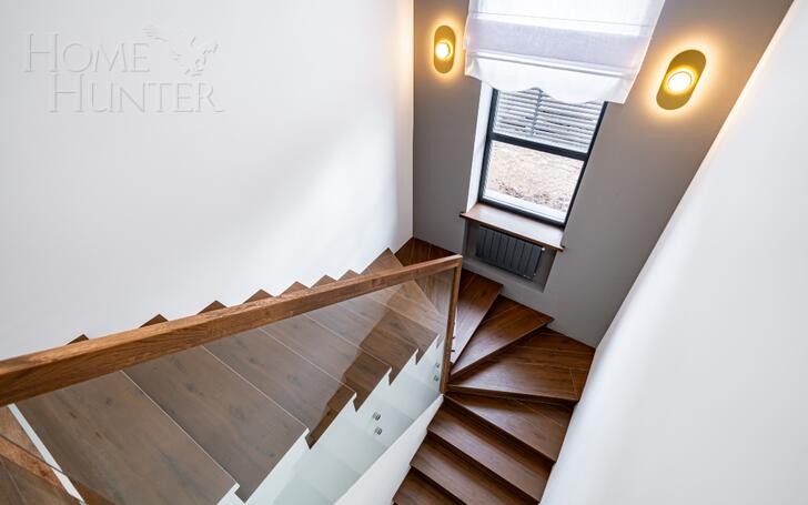2-этажный коттедж 250 м² с отделкой