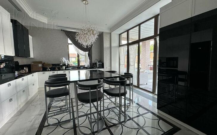 2-этажный коттедж 700 м² с отделкой