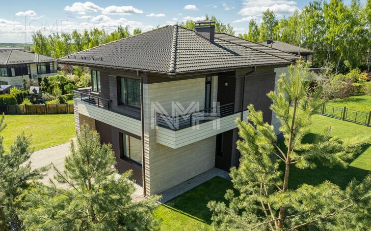 2-этажный коттедж 323 м² с отделкой