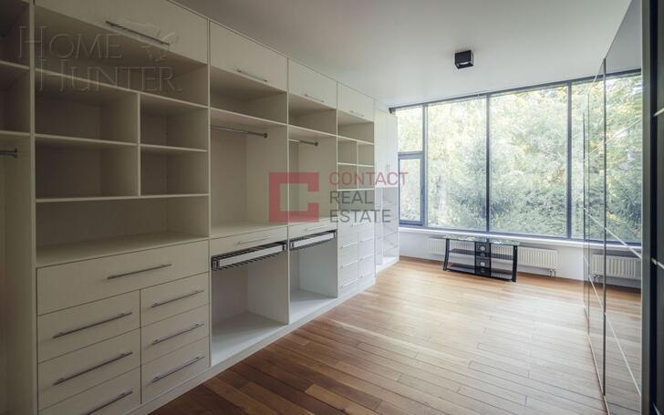 2-этажный коттедж 2 500 м² с отделкой