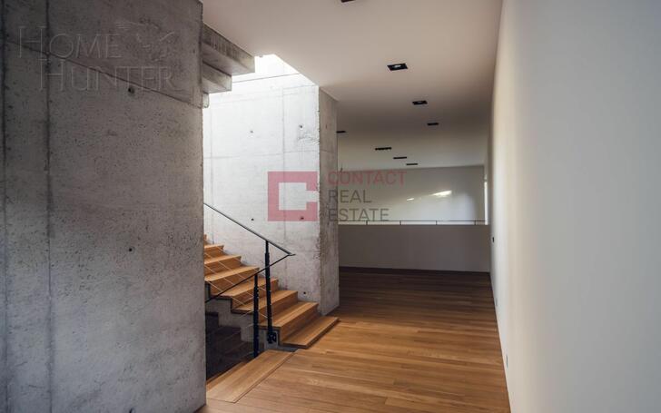 2-этажный коттедж 2 500 м² с отделкой