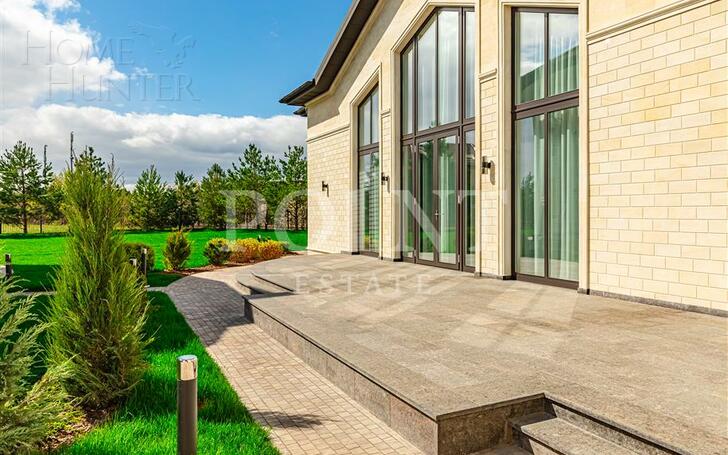 3-этажный коттедж 1 445 м² с отделкой