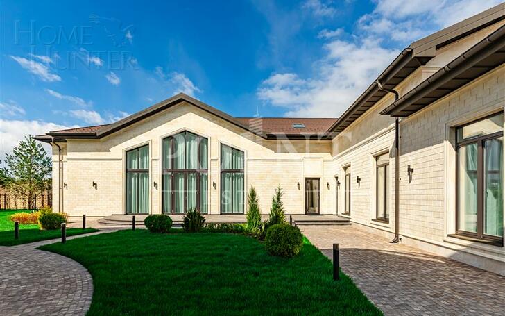 3-этажный коттедж 1 445 м² с отделкой