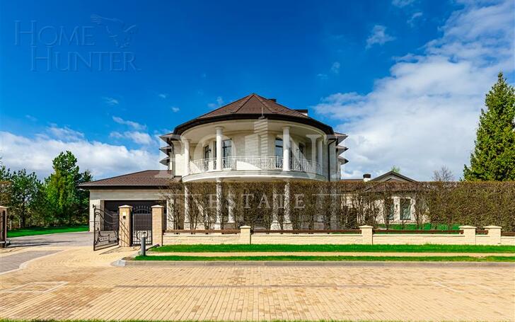 3-этажный коттедж 1 445 м² с отделкой