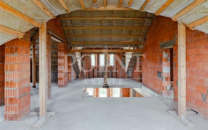 2-этажный коттедж 860 м² без отделки
