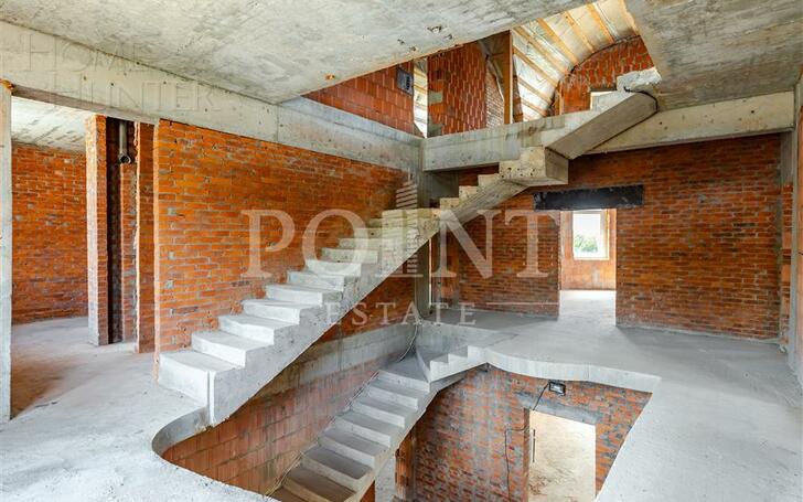 2-этажный коттедж 860 м² без отделки