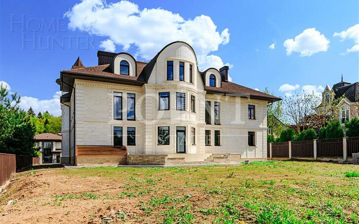 2-этажный коттедж 860 м² без отделки