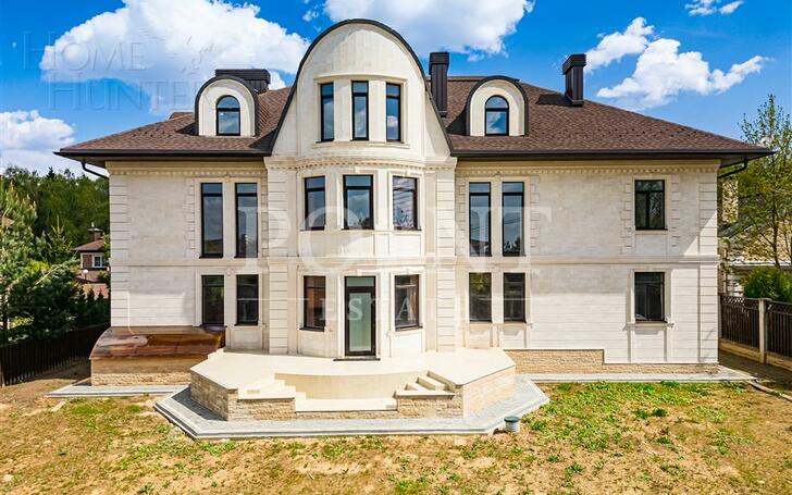 2-этажный коттедж 860 м² без отделки