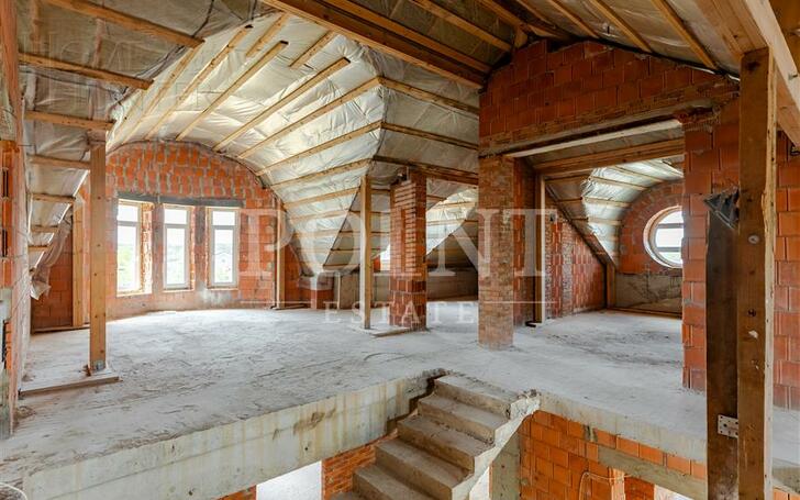2-этажный коттедж 860 м² без отделки