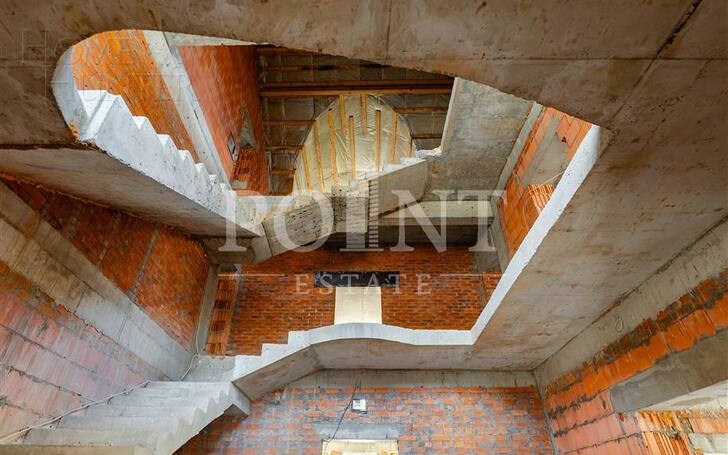 2-этажный коттедж 860 м² без отделки
