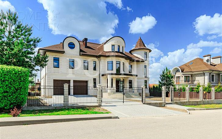 2-этажный коттедж 860 м² без отделки