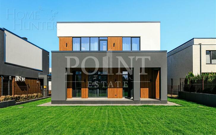 2-этажный коттедж 300 м² с отделкой