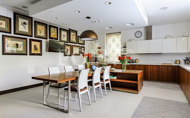 2-этажный коттедж 1 885 м² с отделкой