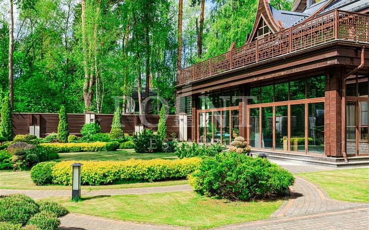 2-этажный коттедж 1 885 м² с отделкой