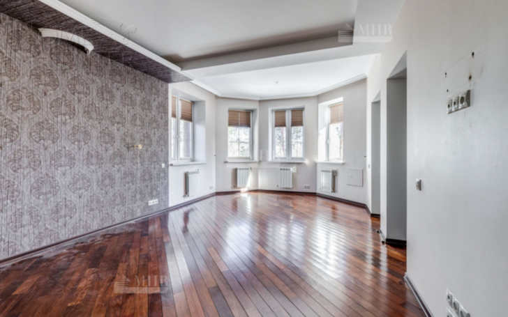 3-этажный коттедж 600 м² с отделкой