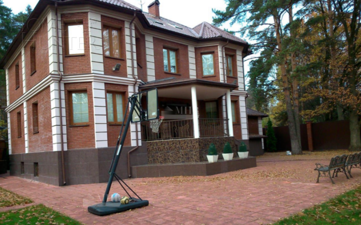 3-этажный коттедж 600 м² с отделкой