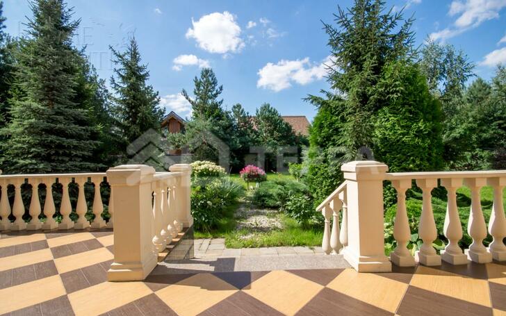 2-этажный коттедж 650 м² с отделкой