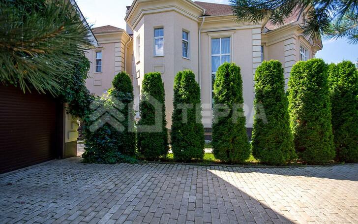 2-этажный коттедж 650 м² с отделкой