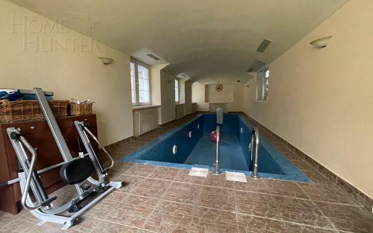 3-этажный коттедж 600 м² с отделкой
