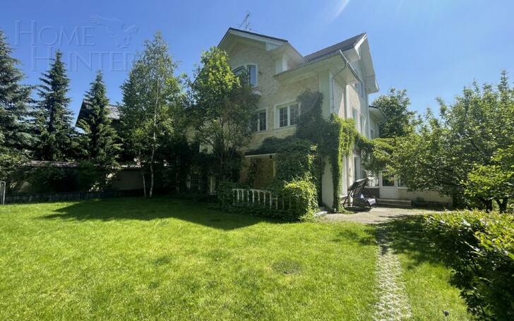3-этажный коттедж 600 м² с отделкой