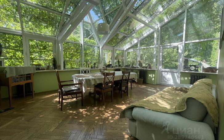 3-этажный коттедж 600 м² с отделкой