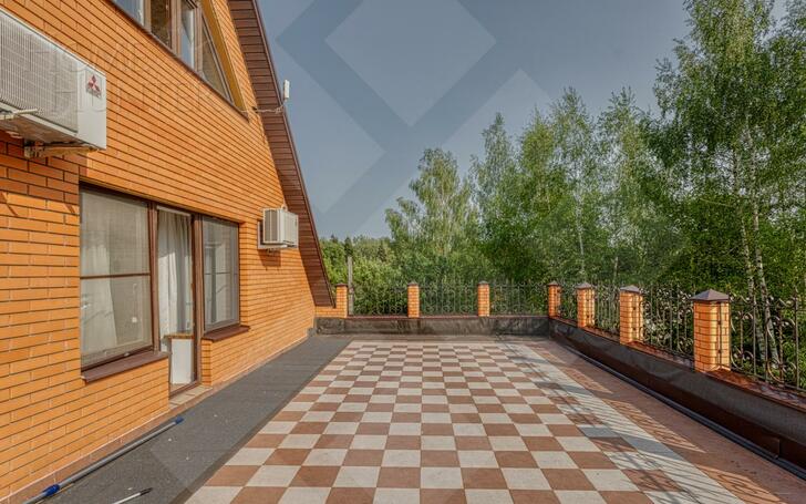 2-этажный коттедж 640 м² с отделкой