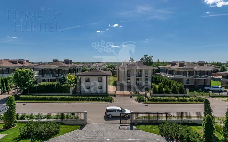 3-этажный коттедж 1 770 м² без отделки